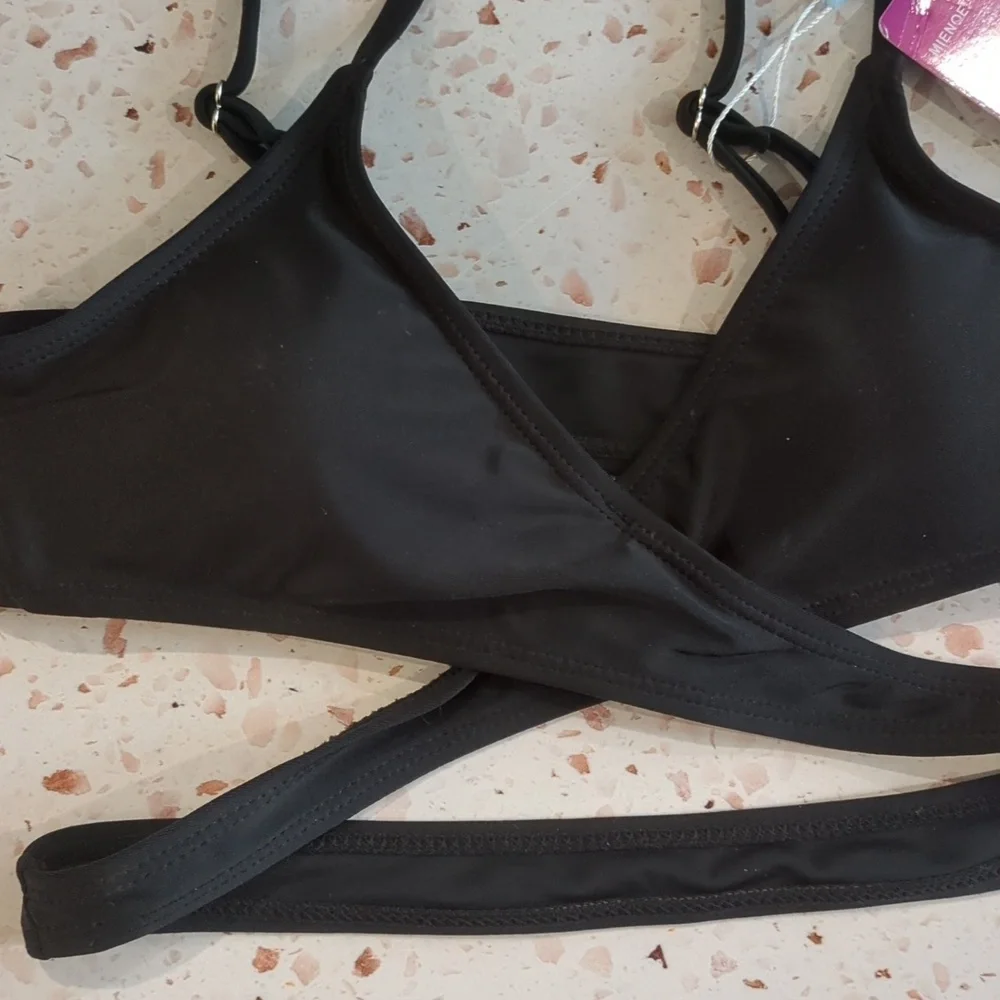 Mienqe | Black Bikini Top Girls Adjustable Straps Foam Cups | L